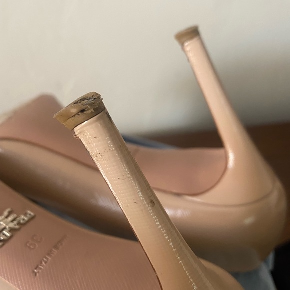 Prada Saffiano pump - Picture 7 of 16